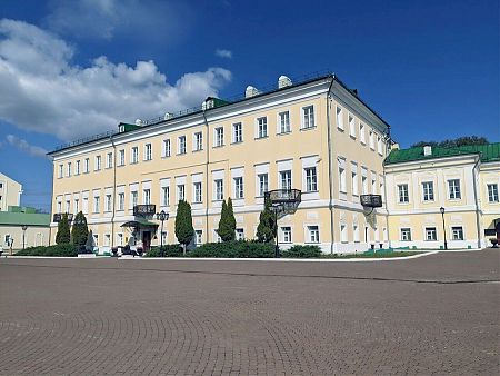 В качестве поощрения за волонтерскую работу активисты МС посетили Выксу 